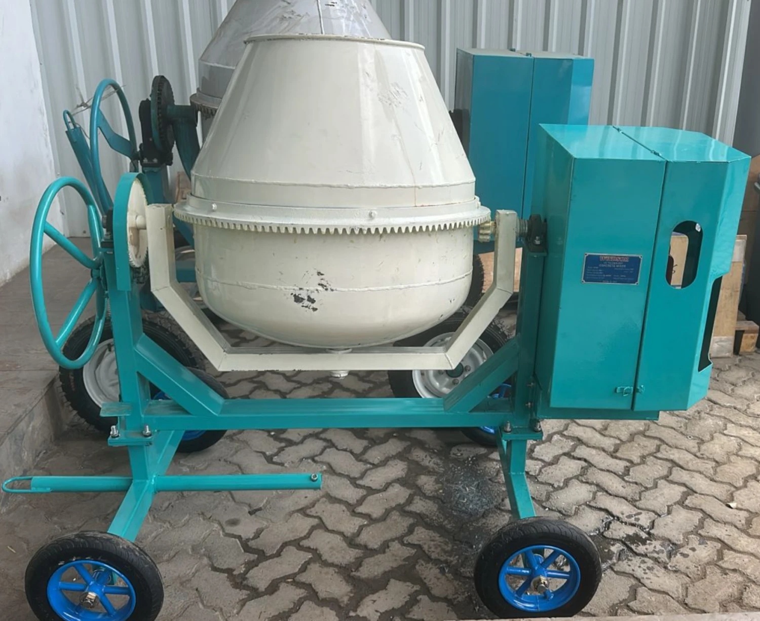 Windsor 400Ltrs Diesel Concrete Mixer
